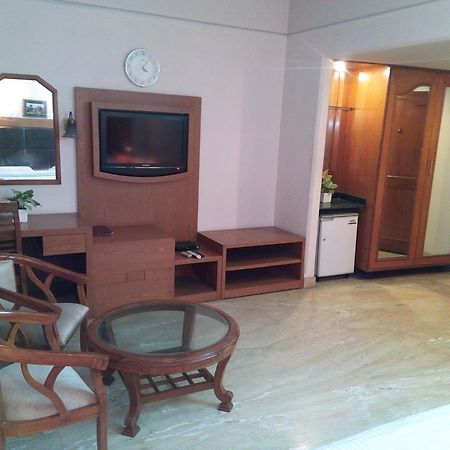 Hotel Queens Residency Gurgaon Ngoại thất bức ảnh